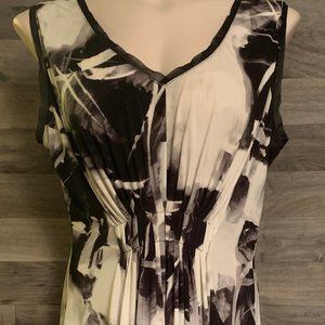 WOMEN'S VERA WANG BLACK AND WHITE DRESS SIZE XS